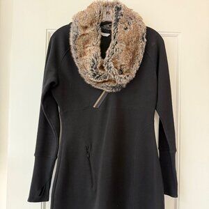 CLASSIC BLACK ATHLETA DRESS with REMOVABLE FAUX FUR TRIM, Size SP